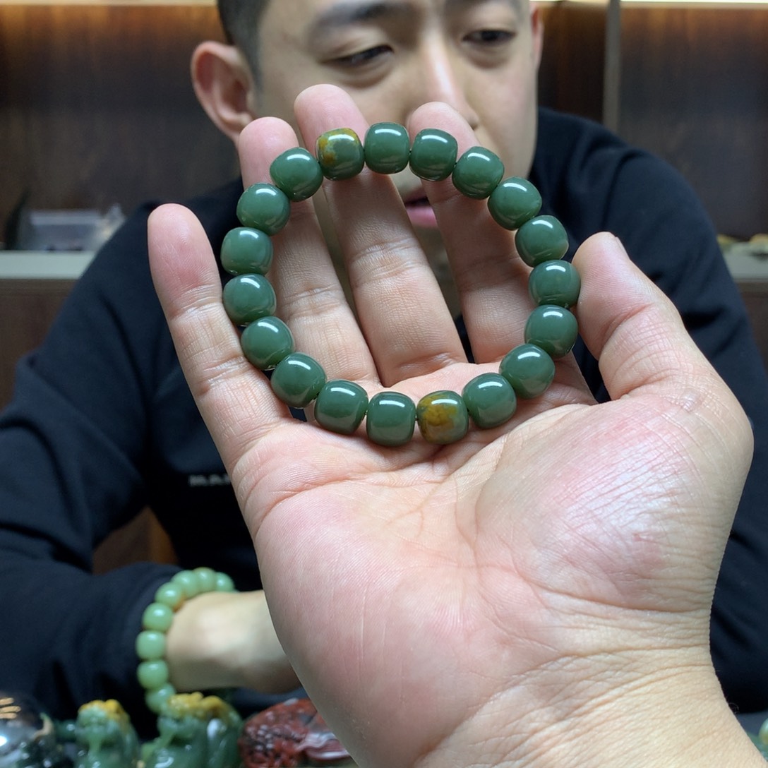 岫岩河磨玉（透闪石质玉）手链未镶嵌噜****啦
