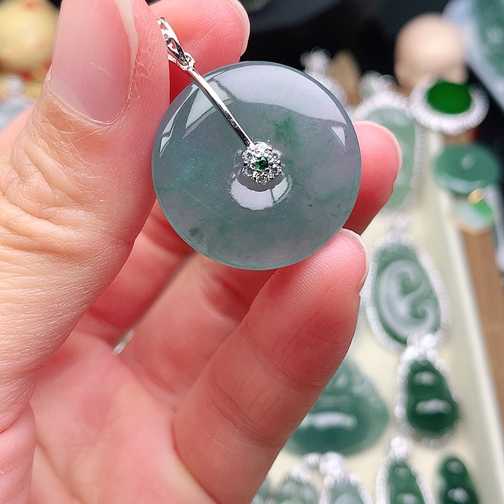 颈饰银S925镶嵌翡翠吊坠