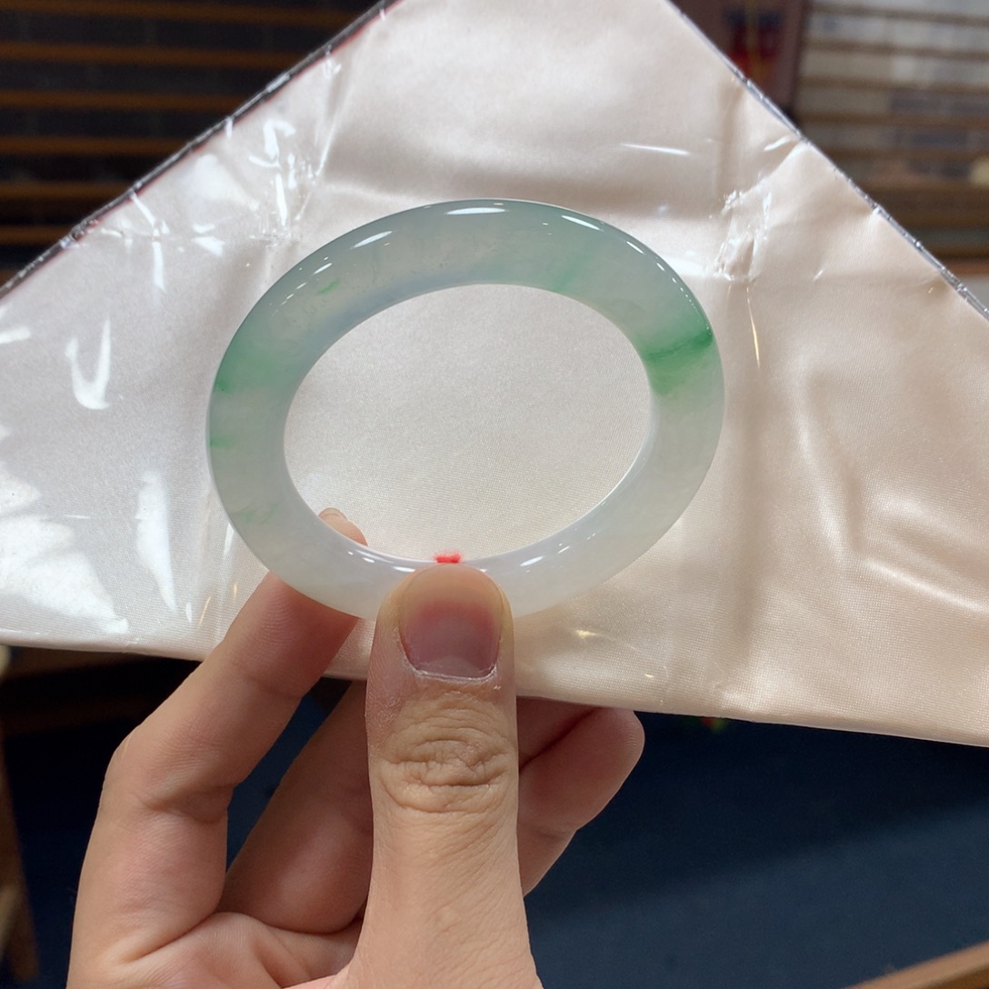 *****翡翠未镶嵌手镯翡翠