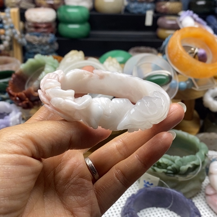 石英质玉手镯未镶嵌