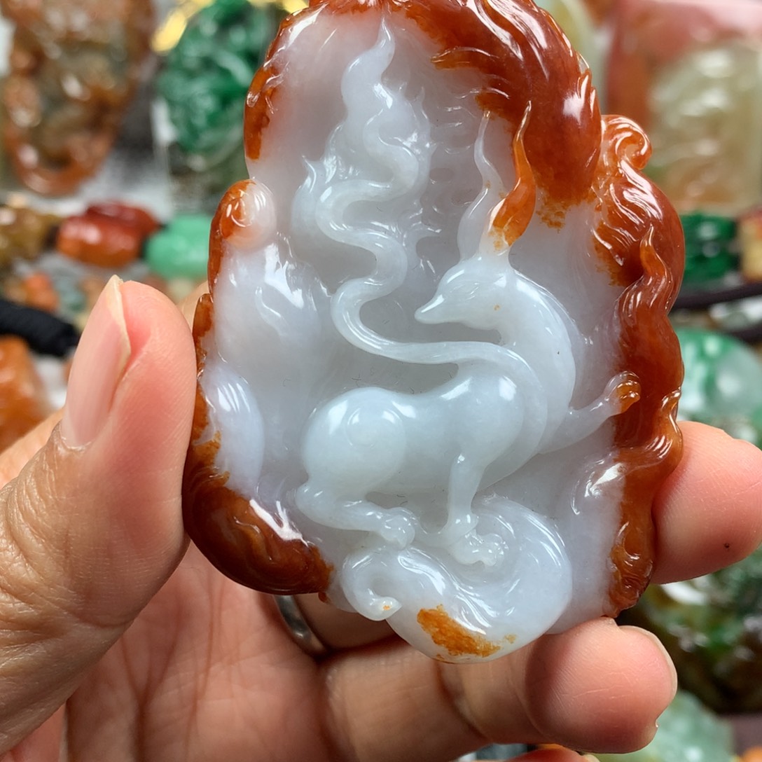 小***阳翡翠未镶嵌颈饰挂件