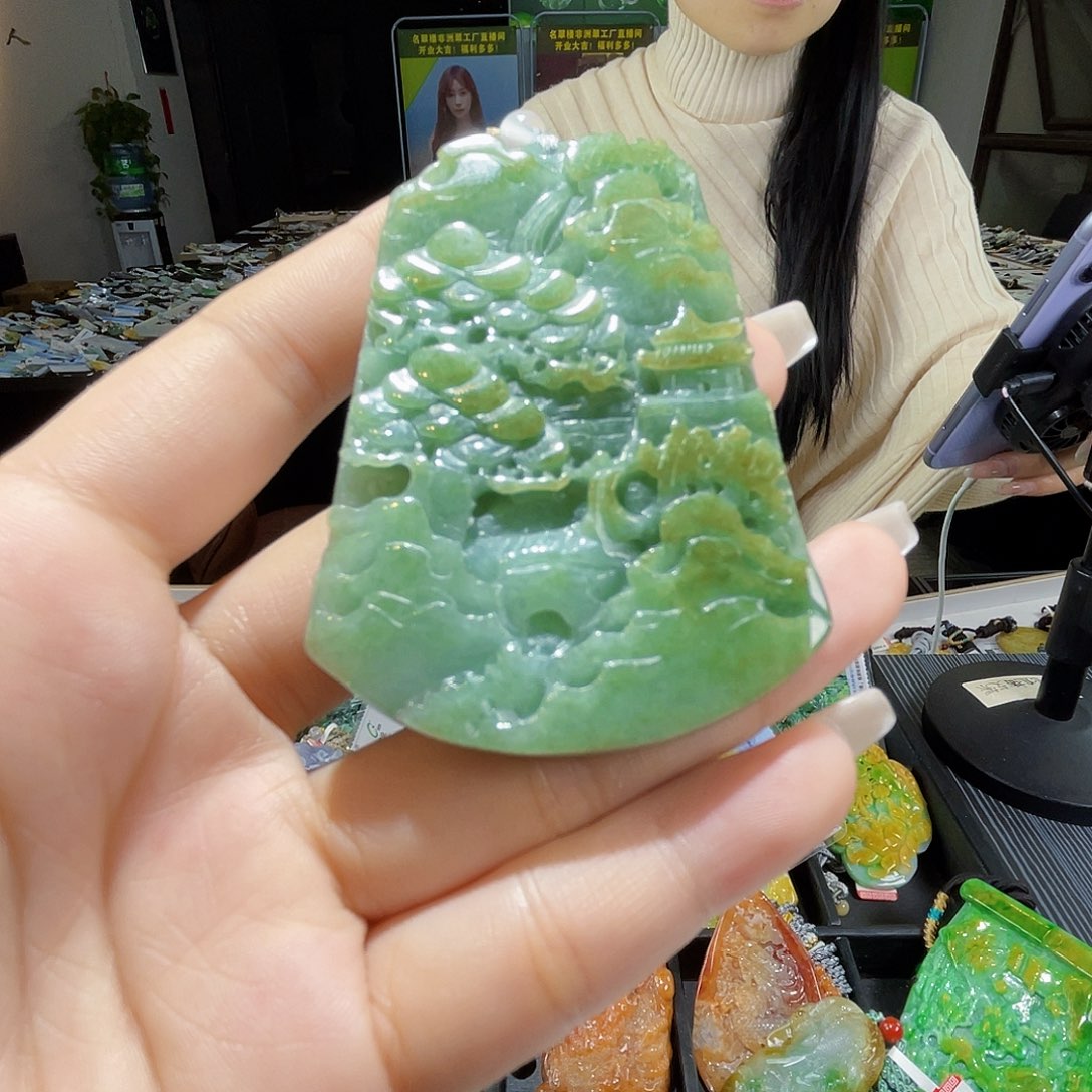 颈饰未镶嵌翡翠一