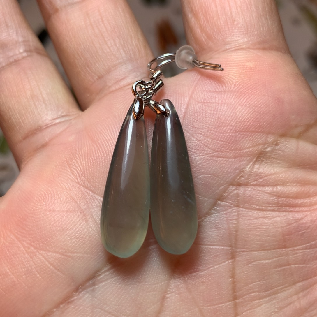 蛇纹石玉耳环未镶嵌