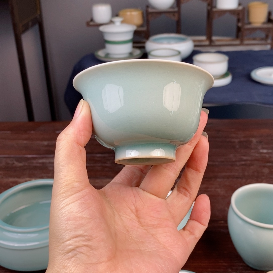 朱砂胎粉青釉压手杯 不开片 
