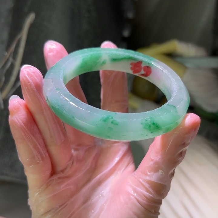 郝***钱石英质玉（非洲翠）未镶嵌手镯定制