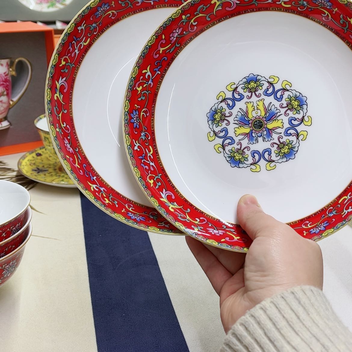 【闪购商品】骨瓷8英寸2深红。。。。。。