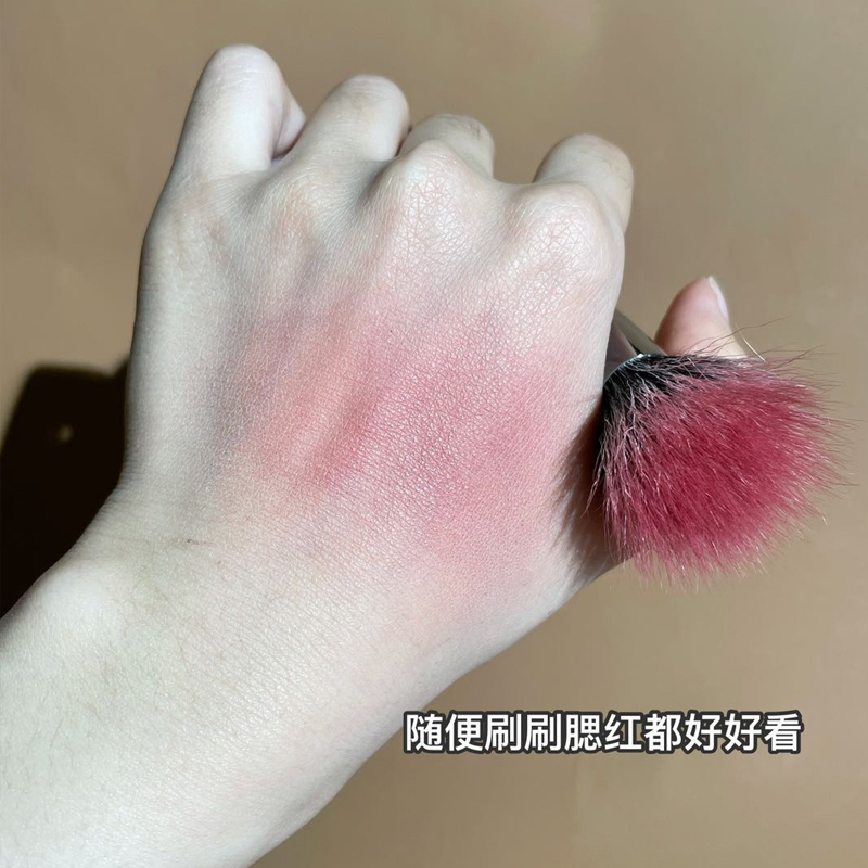 三角高光刷熨斗刷遮瑕刷面部无痕粉底刷提亮刷软毛新款化妆刷