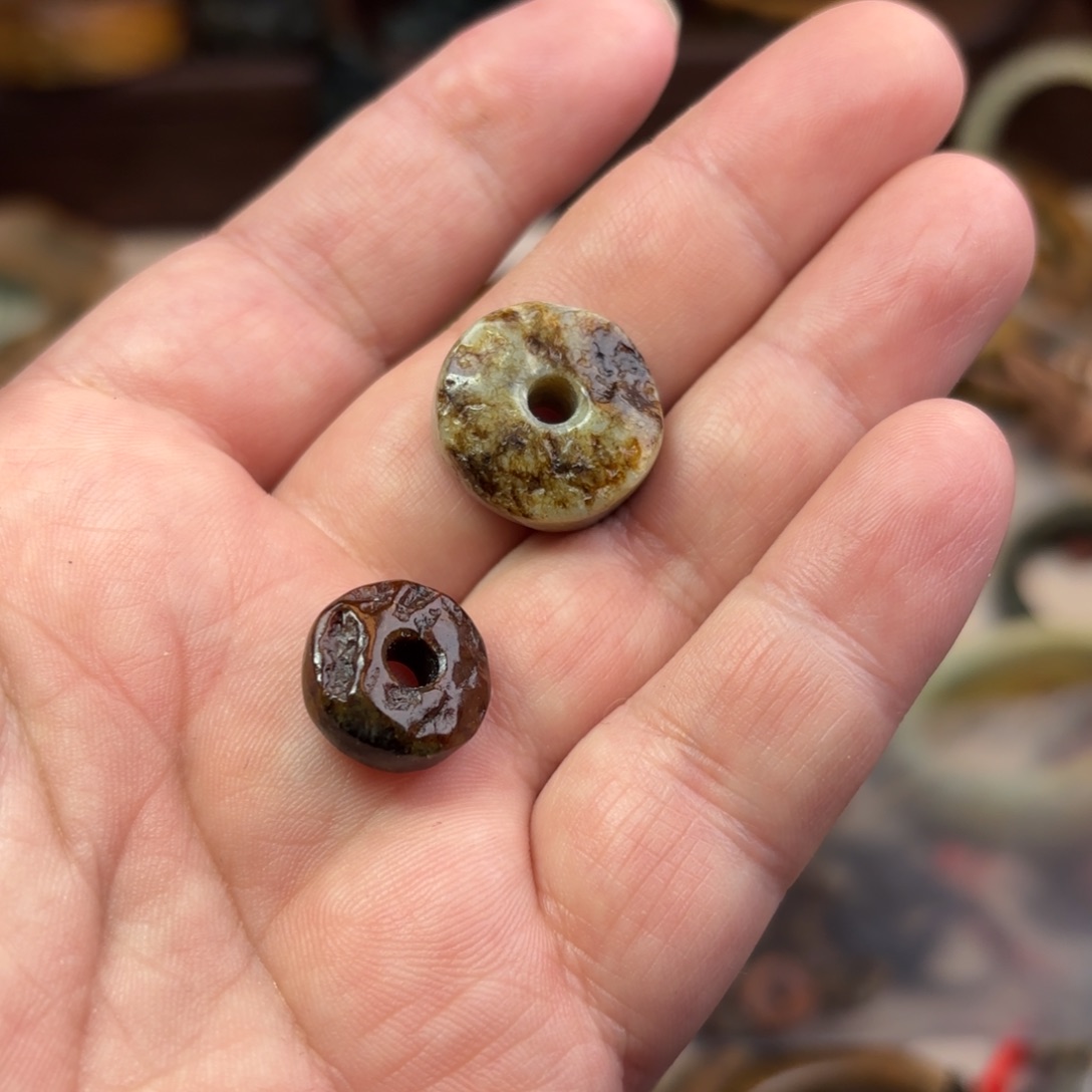 岫岩河磨玉（透闪石质玉）颈饰未镶嵌