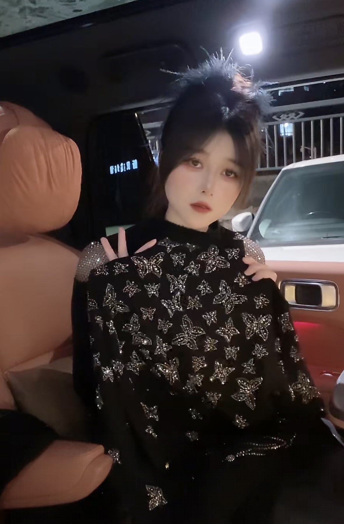 蝴蝶亮钻打底衫修身型蝴蝶长袖气质百搭打底衫显瘦