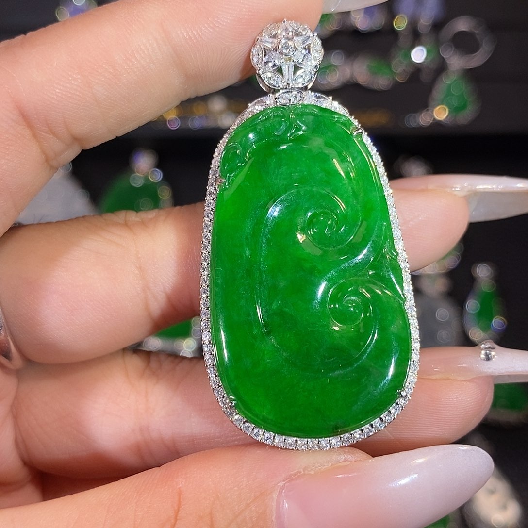 翡翠18K金镶嵌吊坠(不含链)如意吊坠