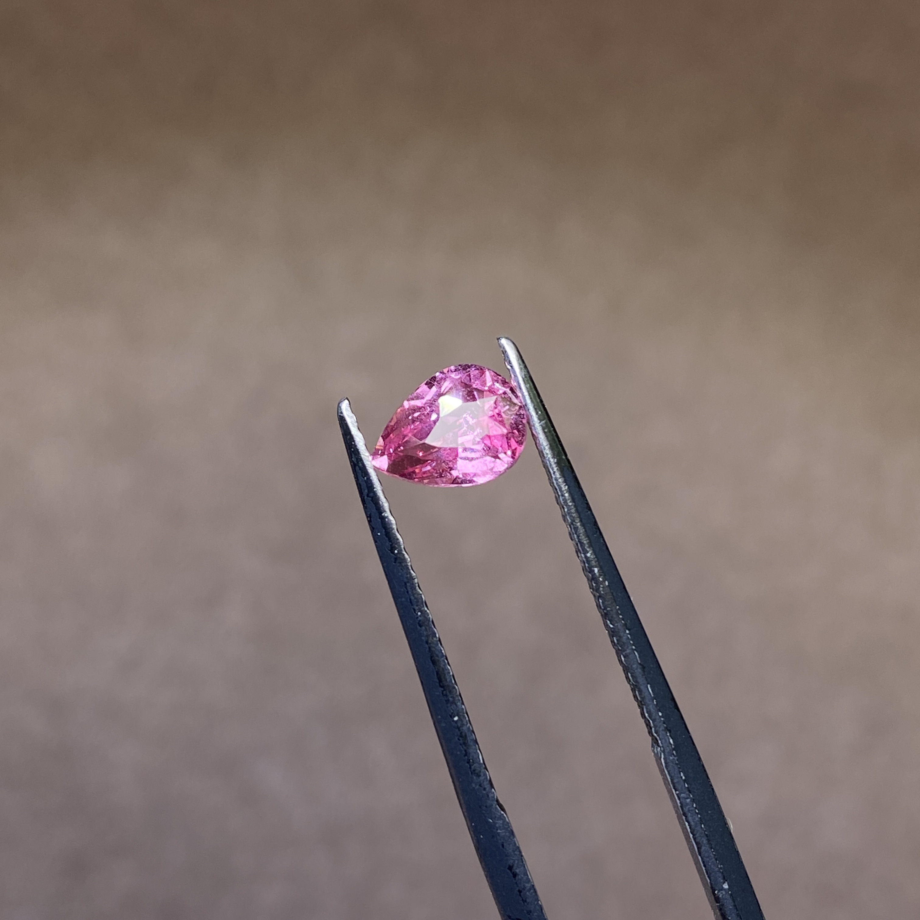 24P046 无烧帕帕拉恰蓝宝石 1.02克拉