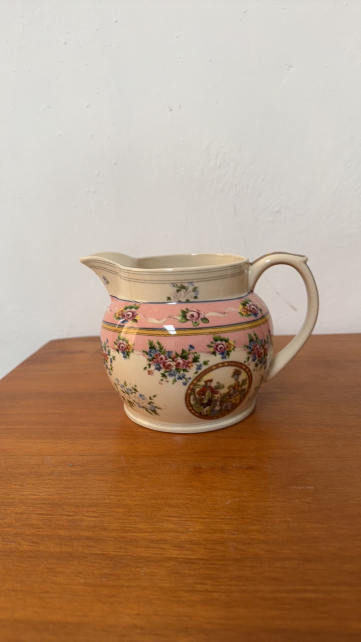 皇家雅顿粉色奶壶