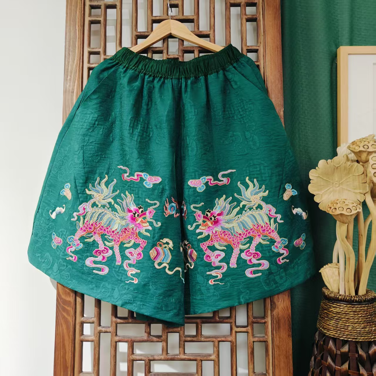 （ SK5450）凤徕兮私人定制绿福禄底双粉麒麟刺绣全松紧加衬六分裤