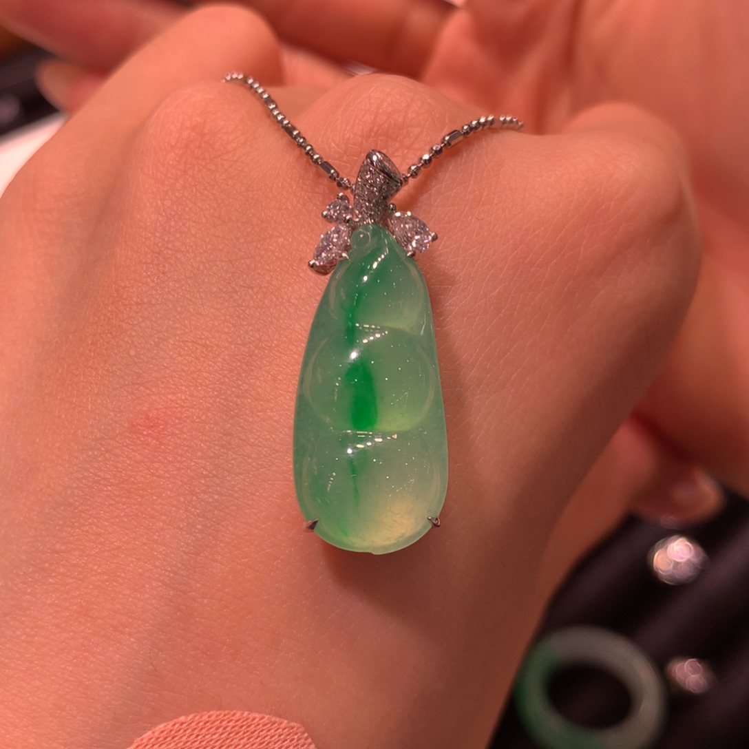 吊坠(不含链)18K金镶嵌翡翠