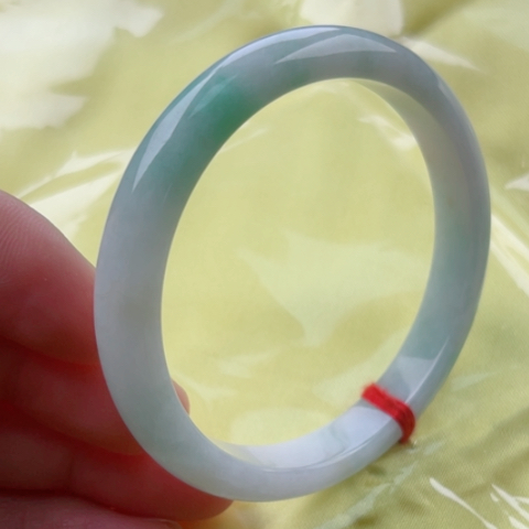 翡翠手镯未镶嵌正54.7(48小时鉴赏期)