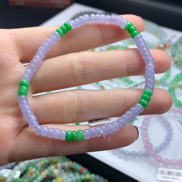 翡翠手镯未镶嵌卡