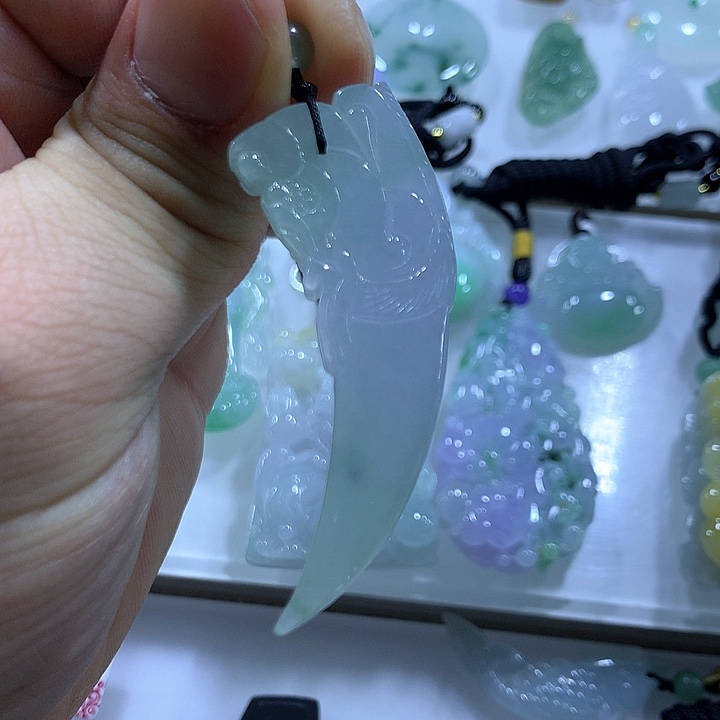 翡翠颈饰未镶嵌天然翡翠A货吊坠