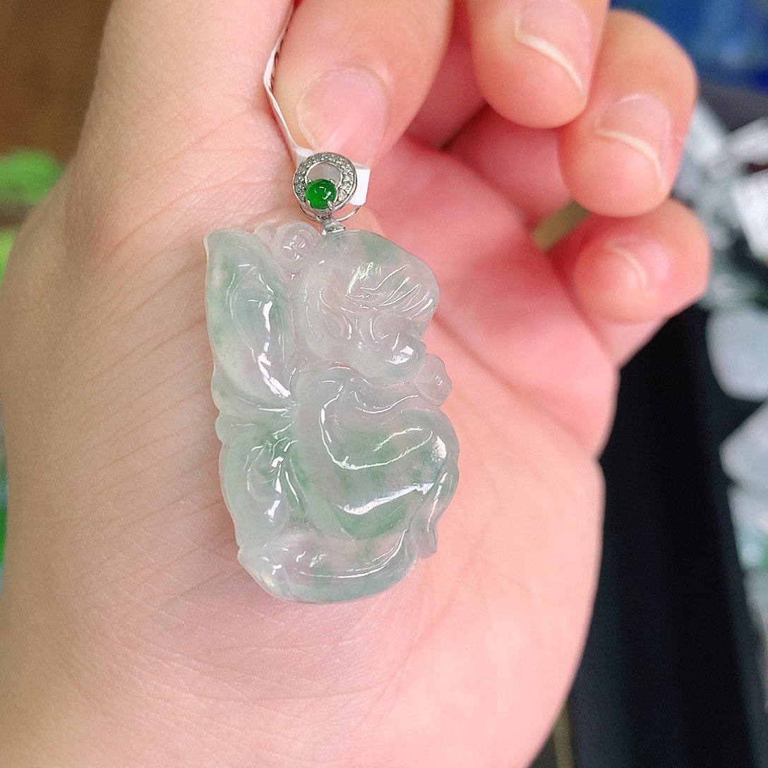 翡翠颈饰18K金镶嵌冰胶飘绿仙子