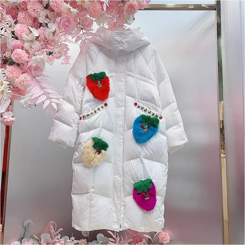 A185欧美设计师2025秋冬季新款重工钉钻拼彩色皮毛草莓羽绒外套女