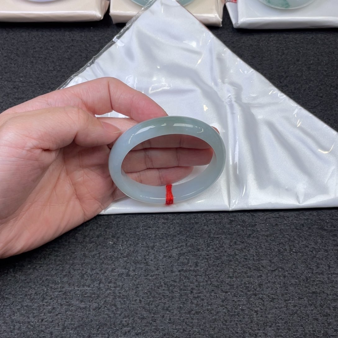 翡翠手镯未镶嵌54.7贵妃