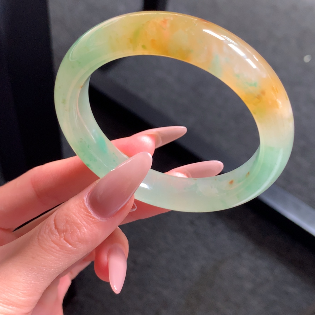 石英质玉未镶嵌手镯