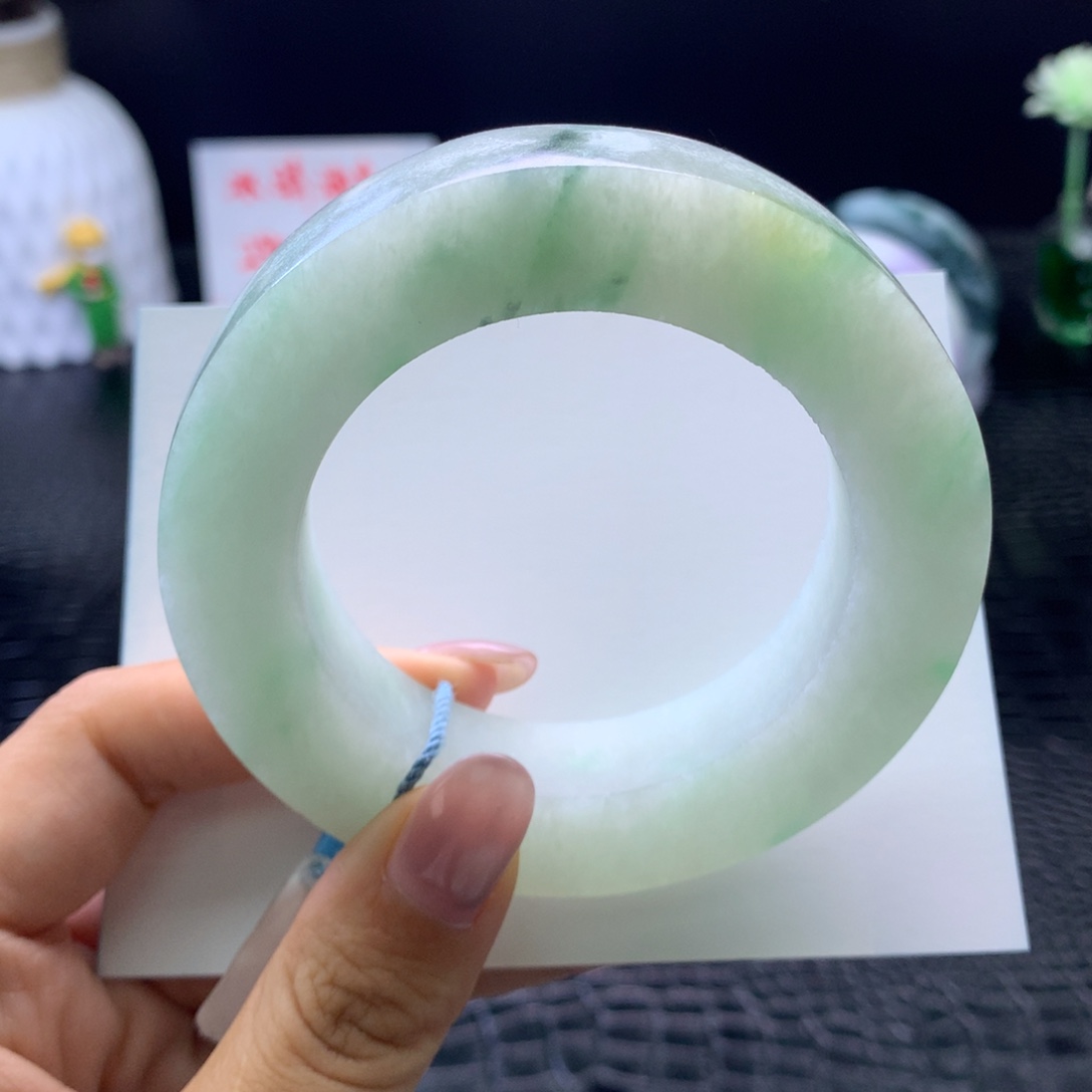 定制翡翠未镶嵌手镯