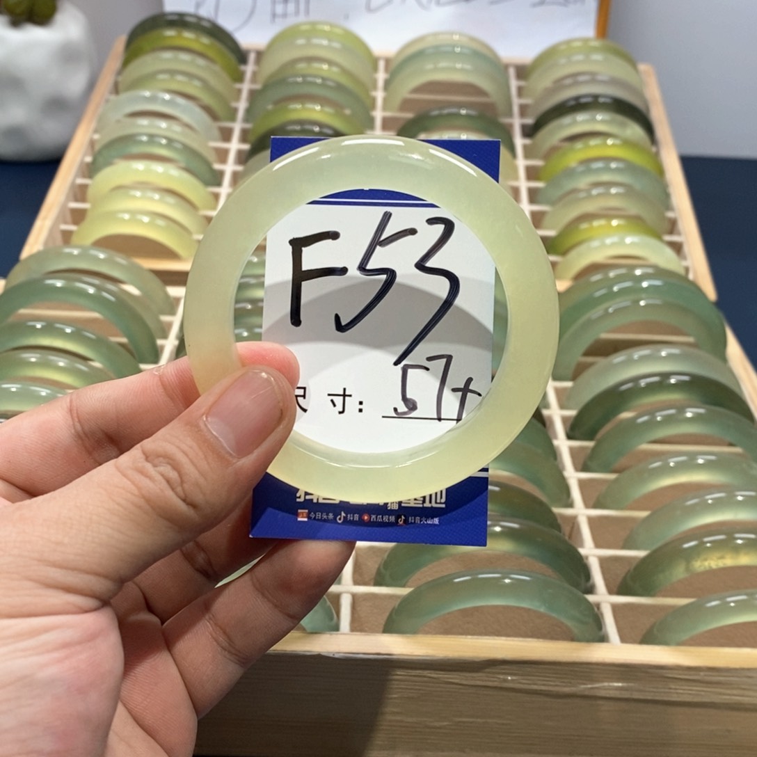 岫玉手镯未镶嵌手镯