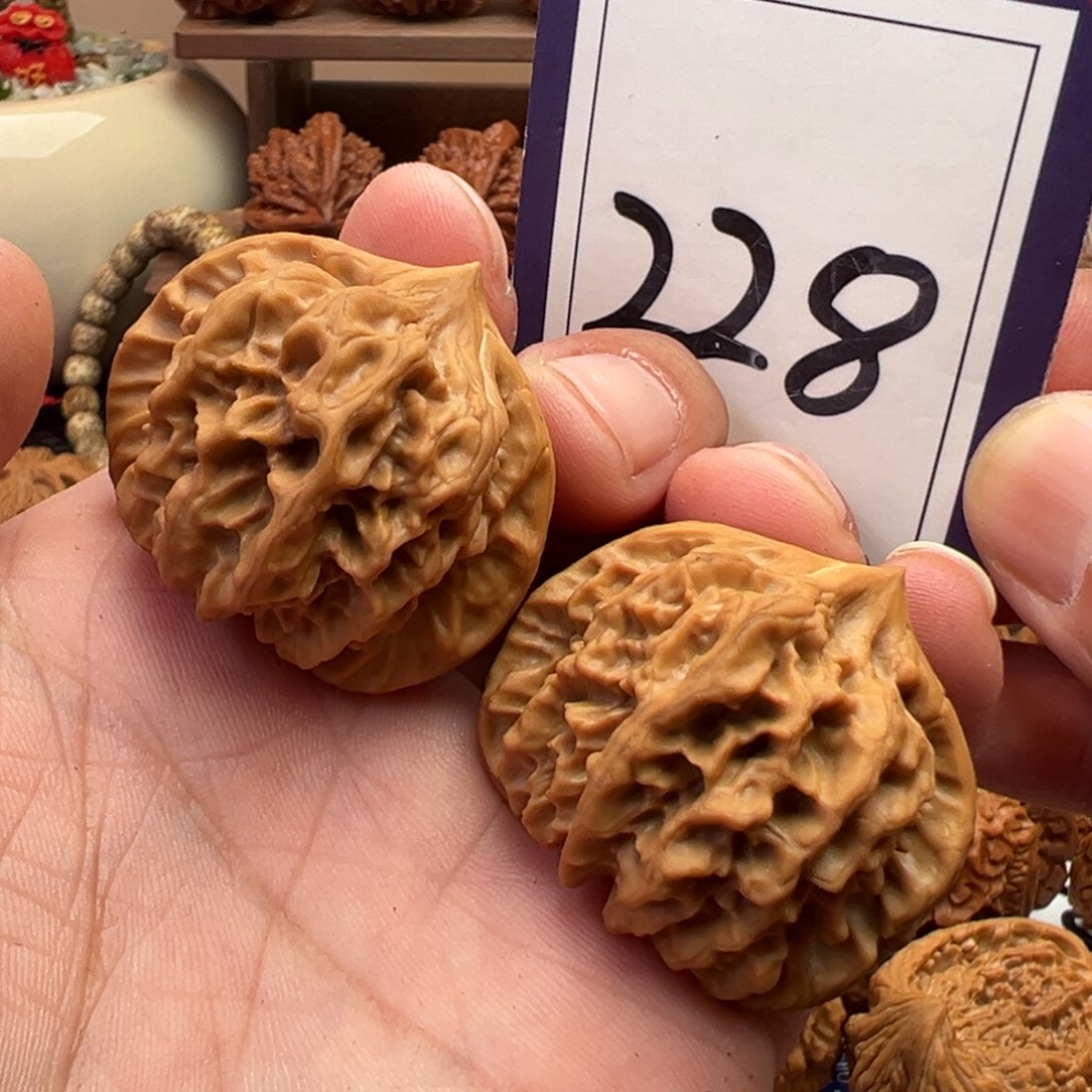 文玩核桃把件曹大龙39尺寸228号