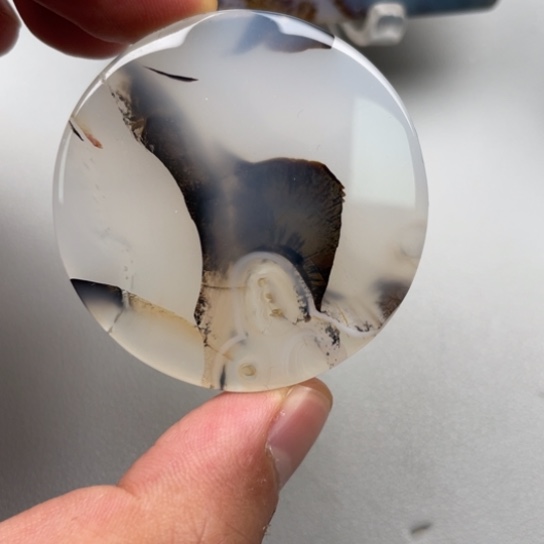 玛瑙/玉髓颈饰未镶嵌田**?