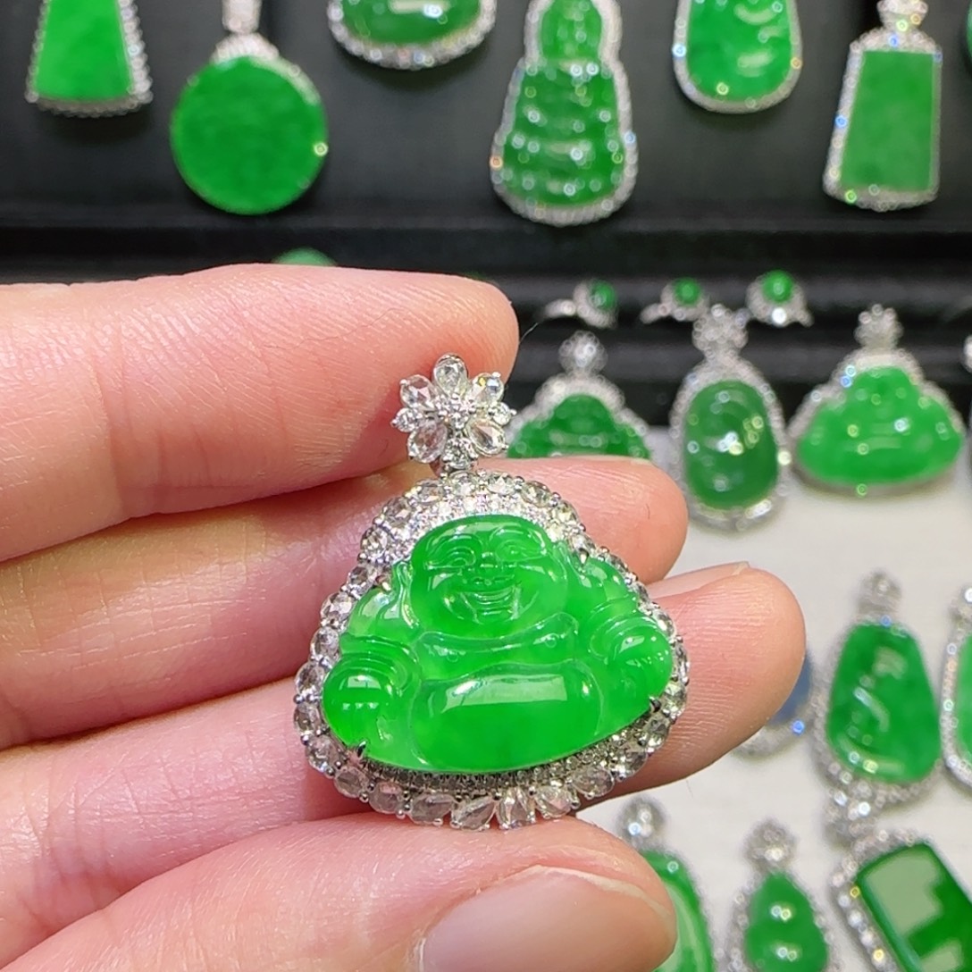 翡翠18K金镶嵌颈饰