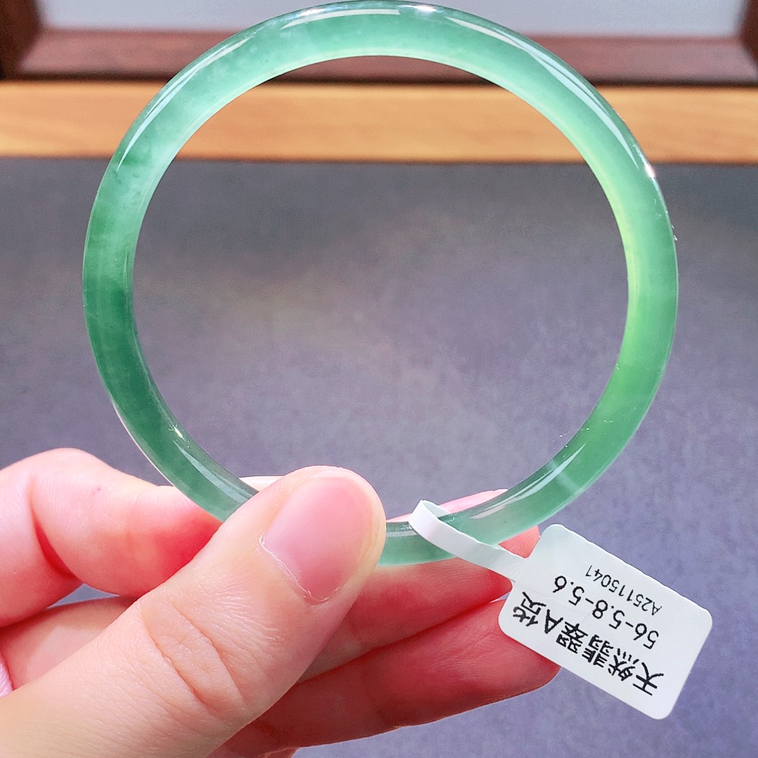 翡翠未镶嵌手镯天然翡翠