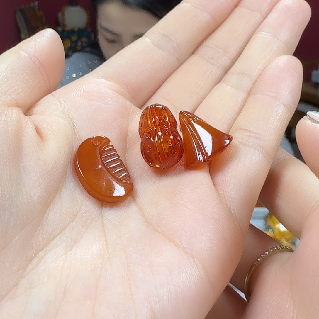 蜜蜡未镶嵌颈饰吊坠