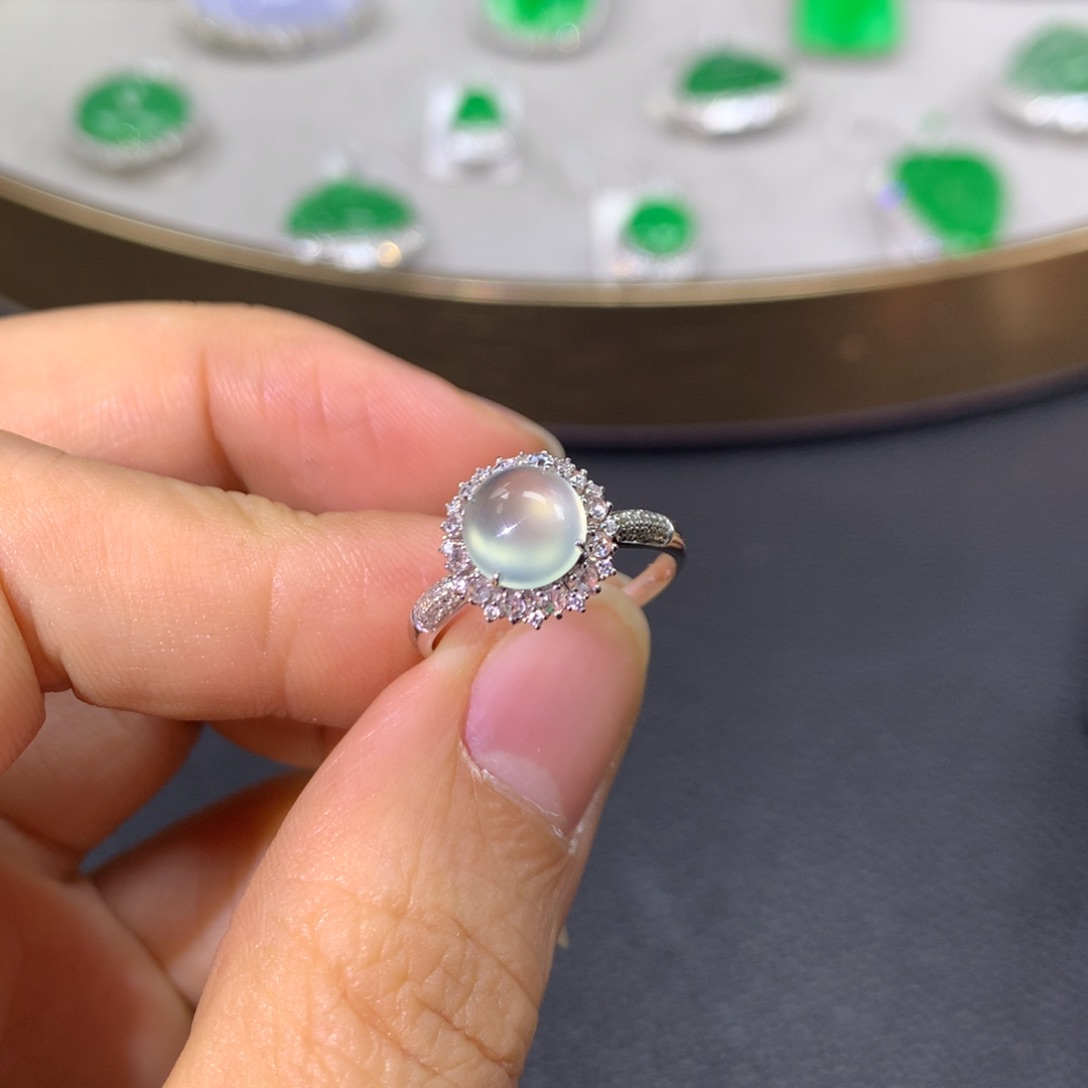 翡翠戒指18K金镶嵌翡翠