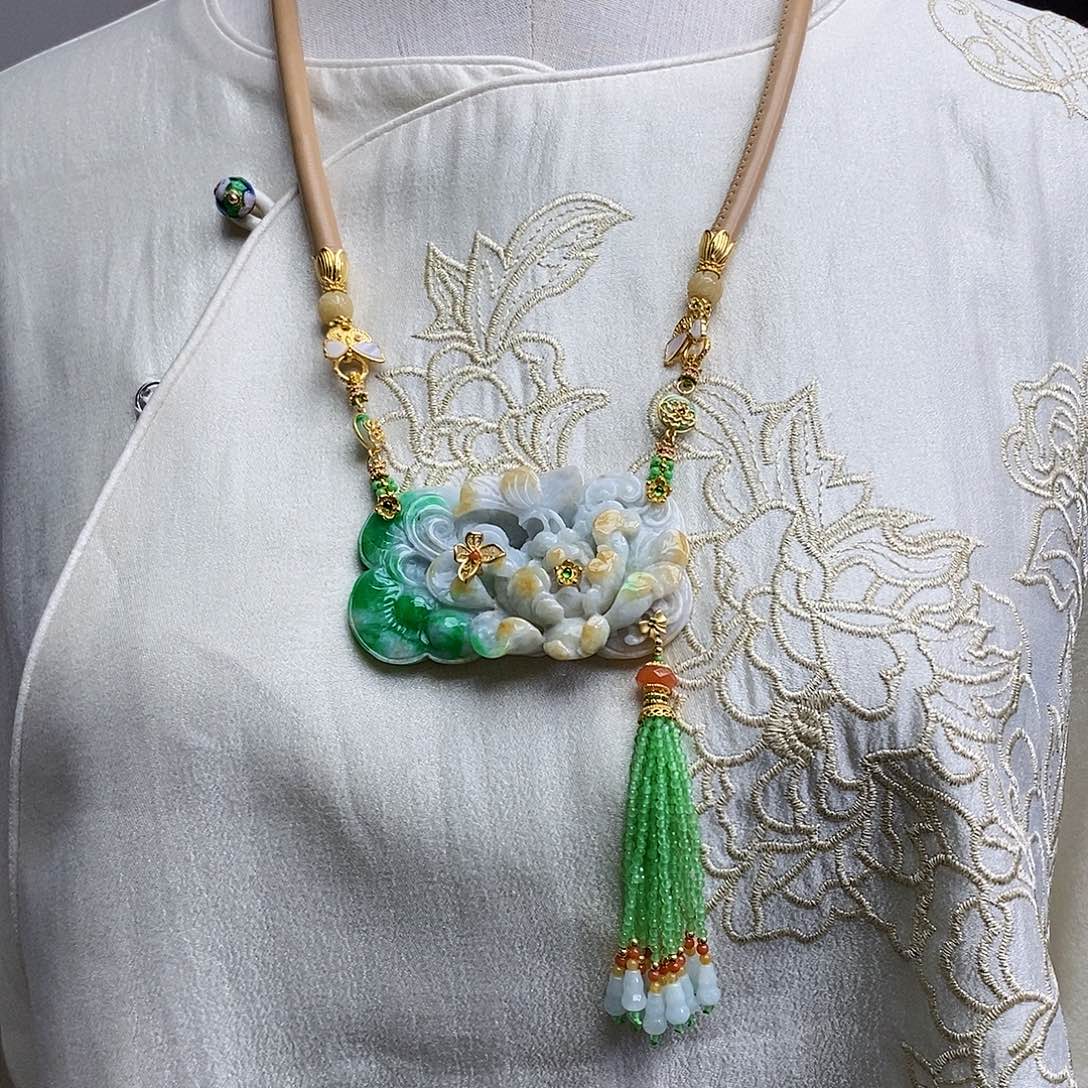 翡翠颈饰未镶嵌天然