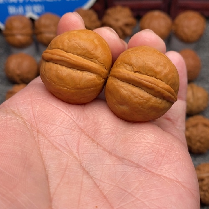 文玩核桃把件小海豚