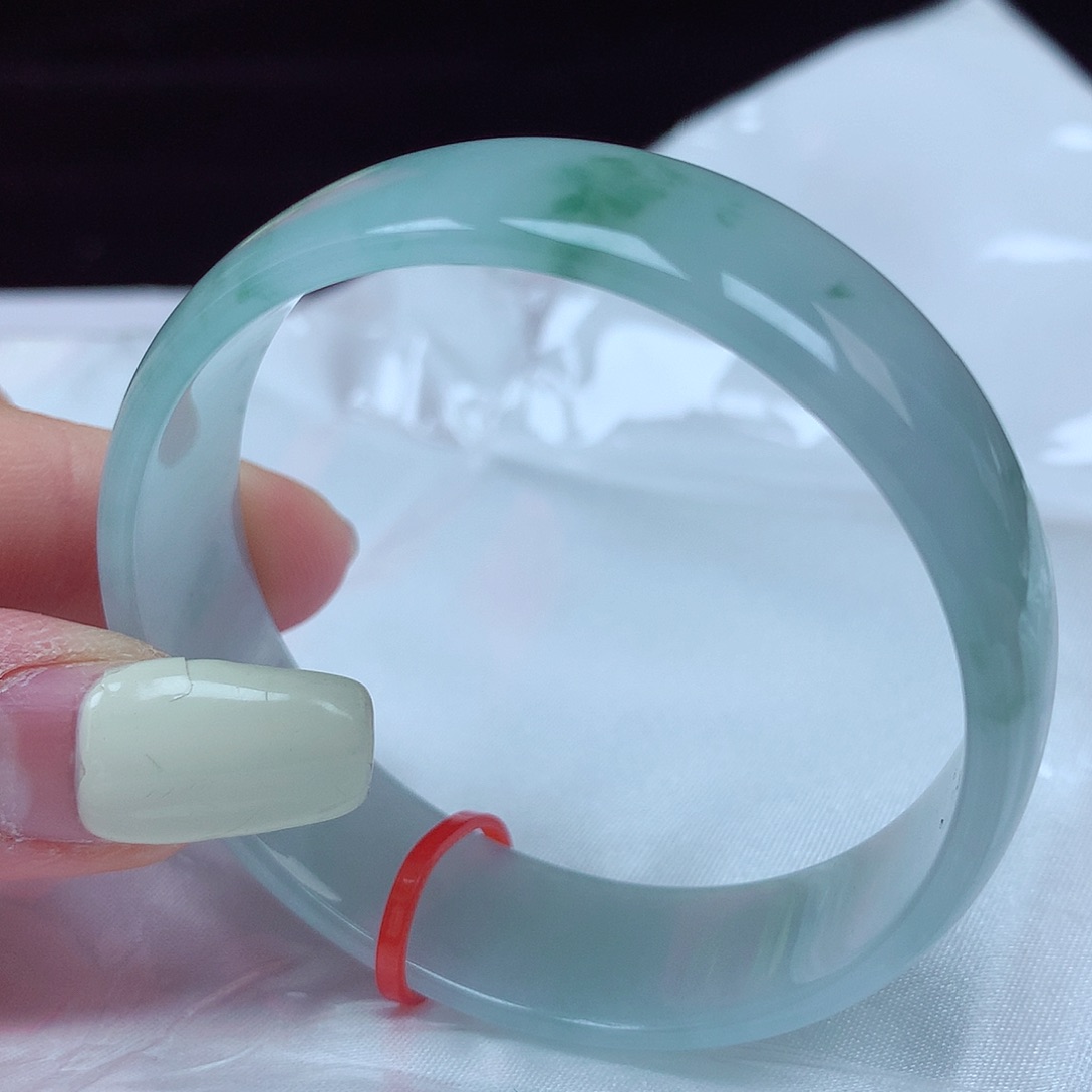 翡翠手镯未镶嵌52圈