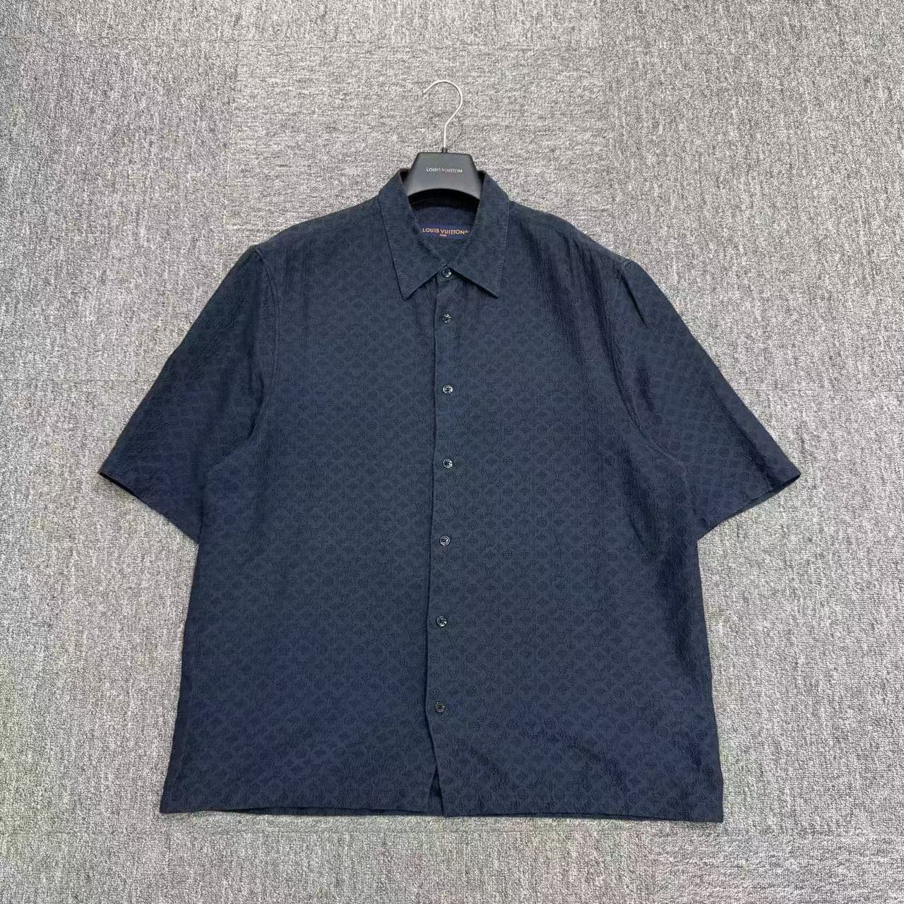 99新 LouisVuitton/路易威登 满印老花短袖衬衫/M码/17591