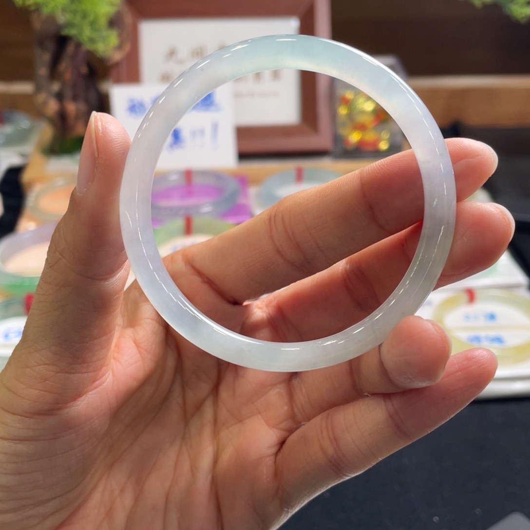 翡翠手镯未镶嵌55.6叮当