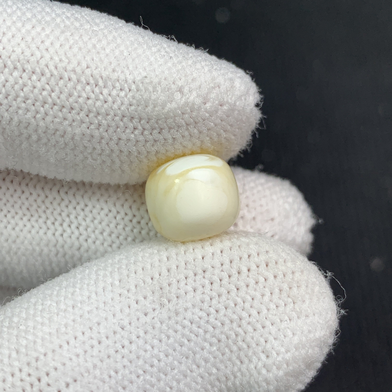 L1742保真原矿俄料尺寸9.5*8.5mm蜜蜡单颗老型单珠隔珠微瑕放漏