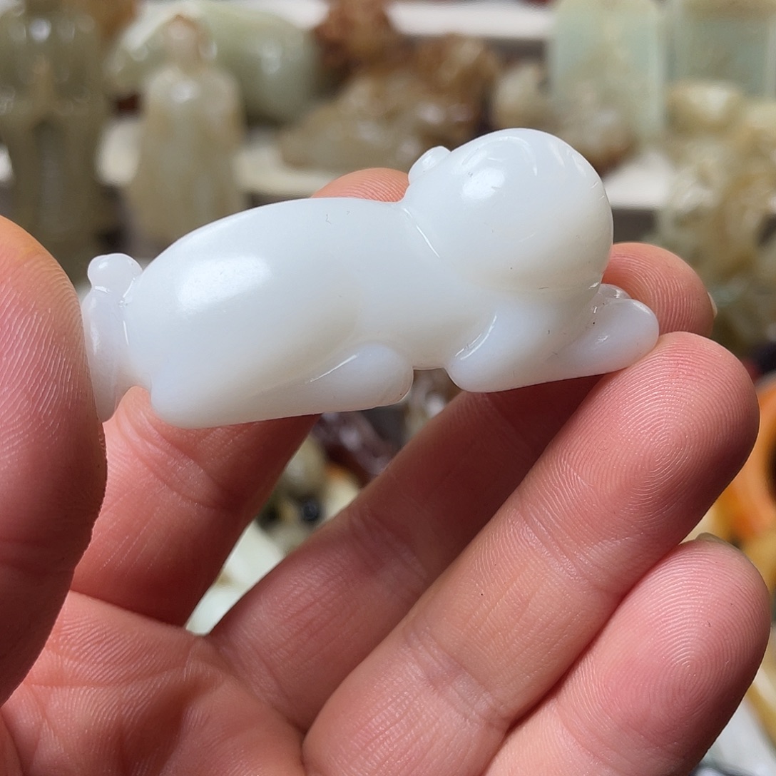 无***）和田玉未镶嵌颈饰