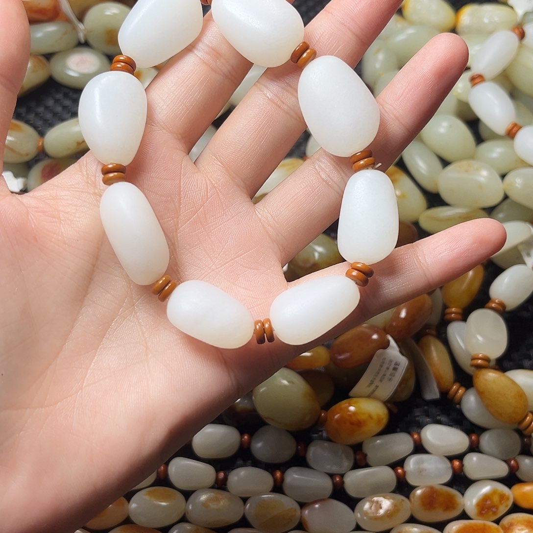 云***轻手链未镶嵌和田玉