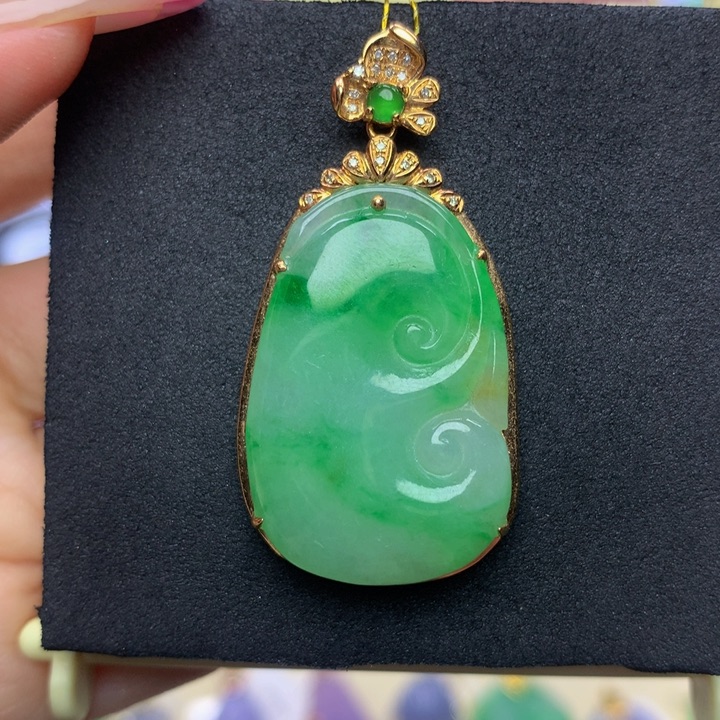 18K金镶嵌翡翠手链翡翠