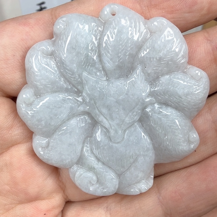 翡翠挂件未镶嵌翡翠