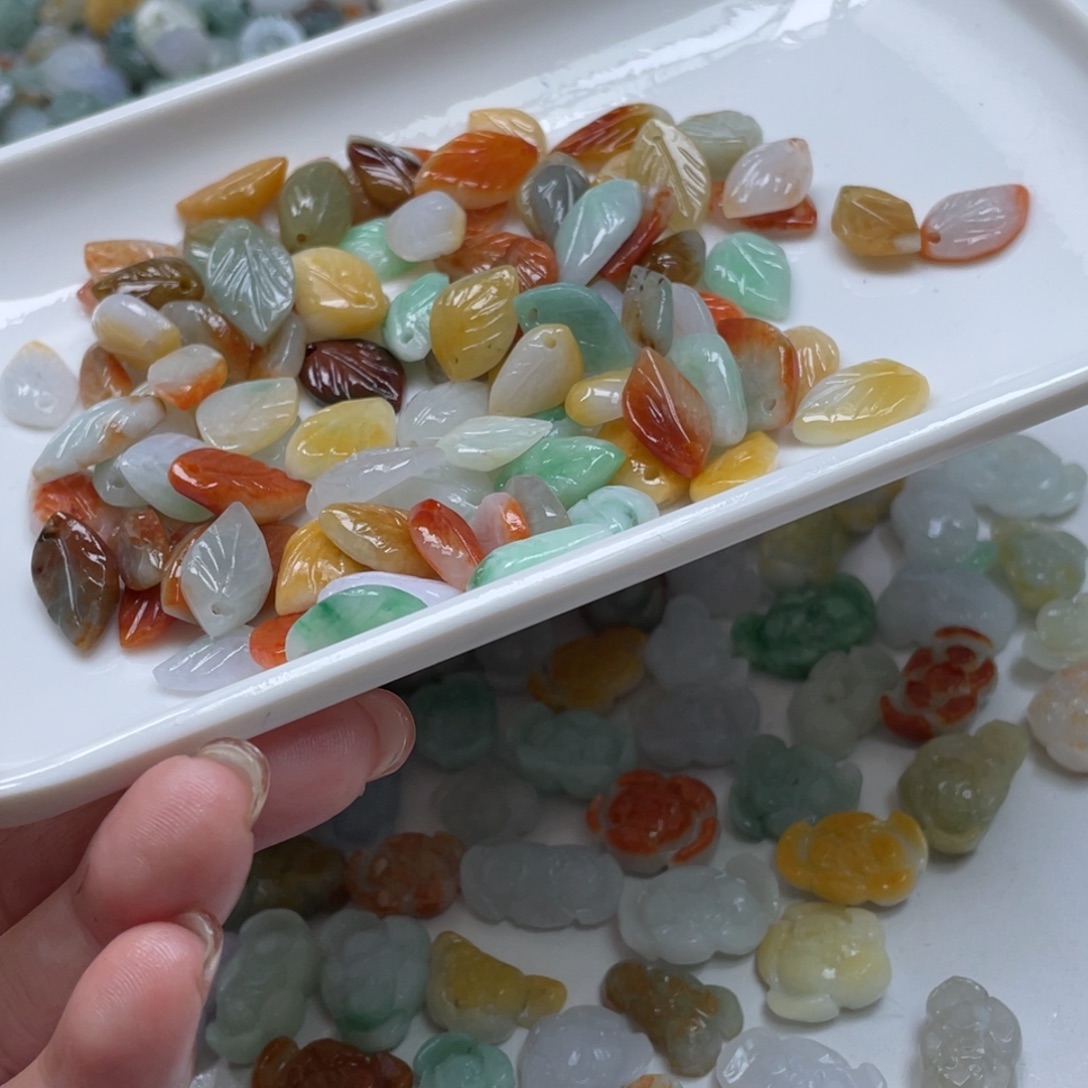 定制翡翠未镶嵌翡翠吊坠