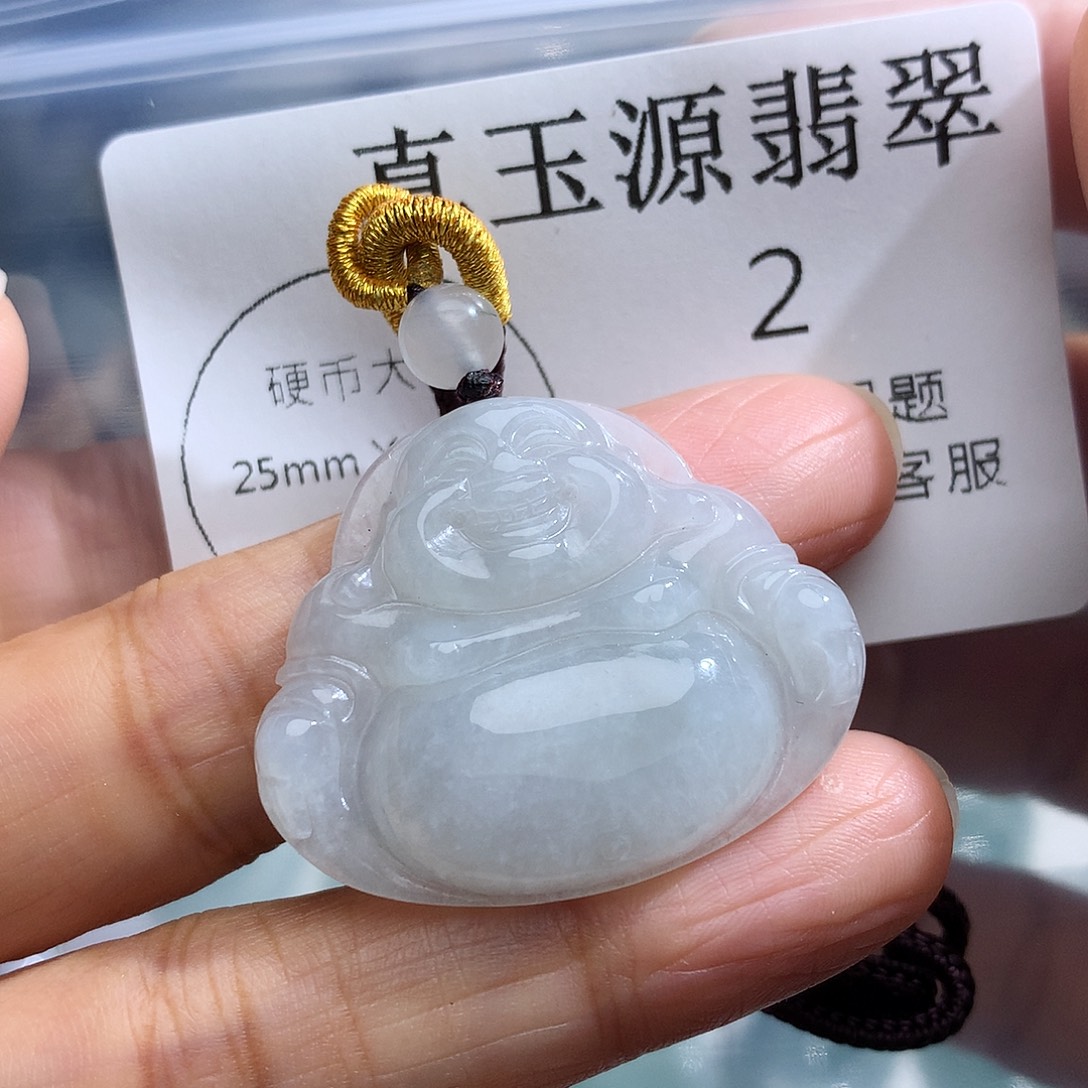 翡翠未镶嵌颈饰2。