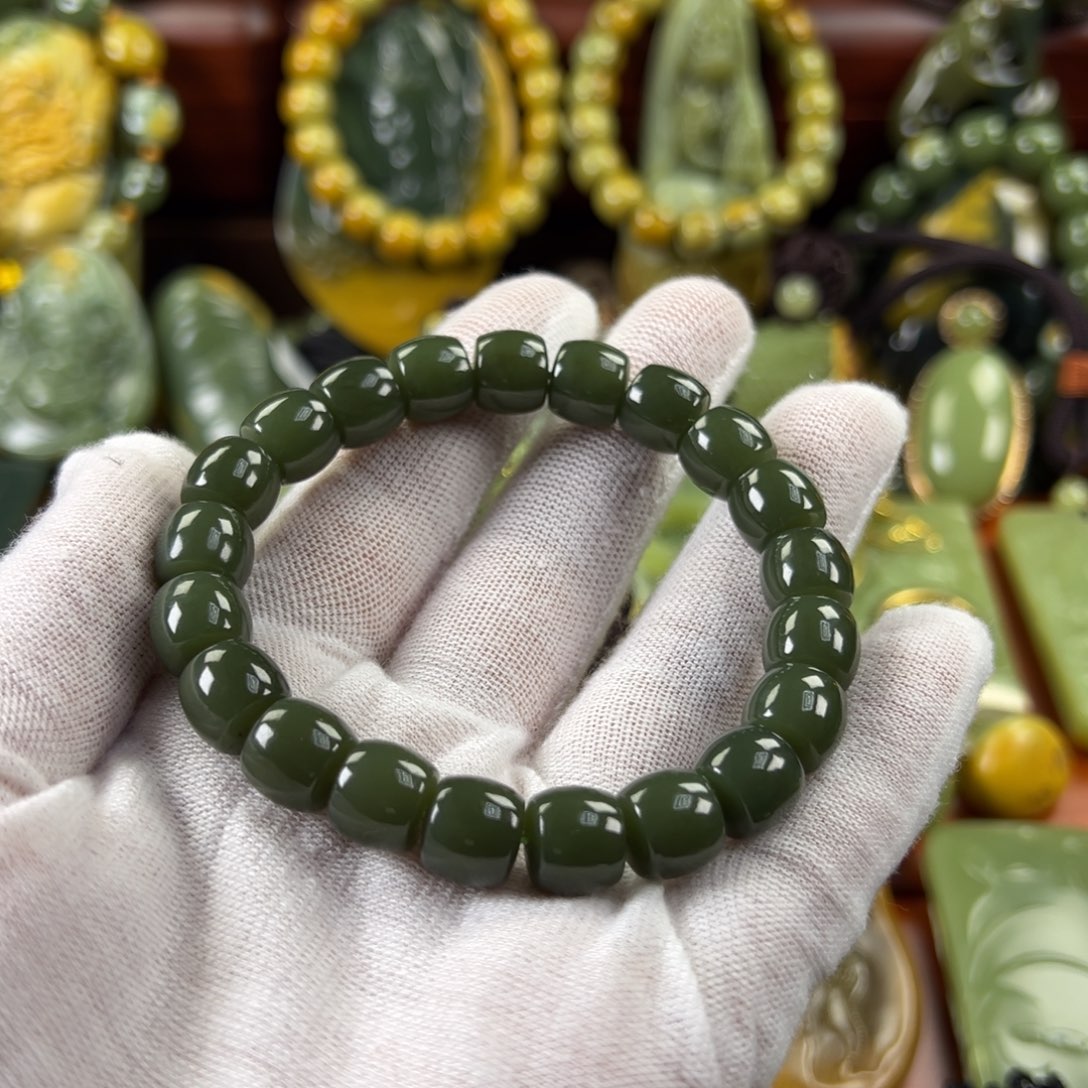 未镶嵌岫岩老玉（透闪石质玉）手链