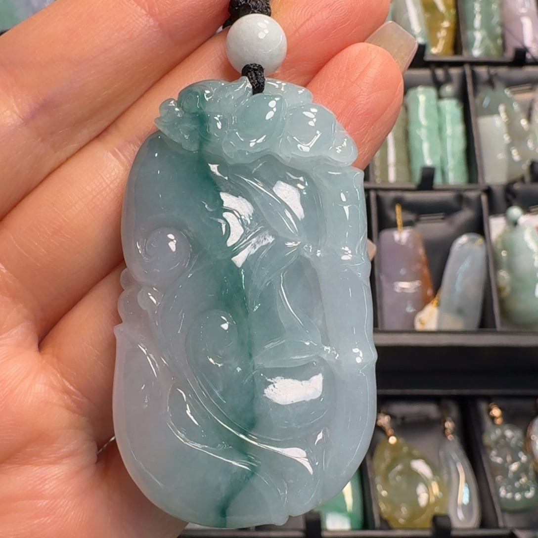 翡翠未镶嵌颈饰竹节