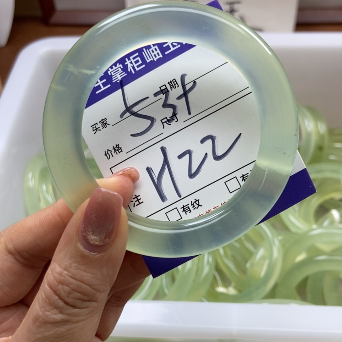 岫玉手镯手镯未镶嵌