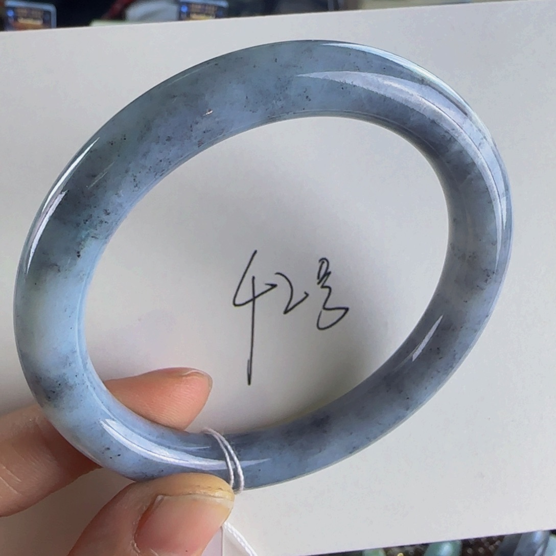 翡翠手镯未镶嵌老坑56圈