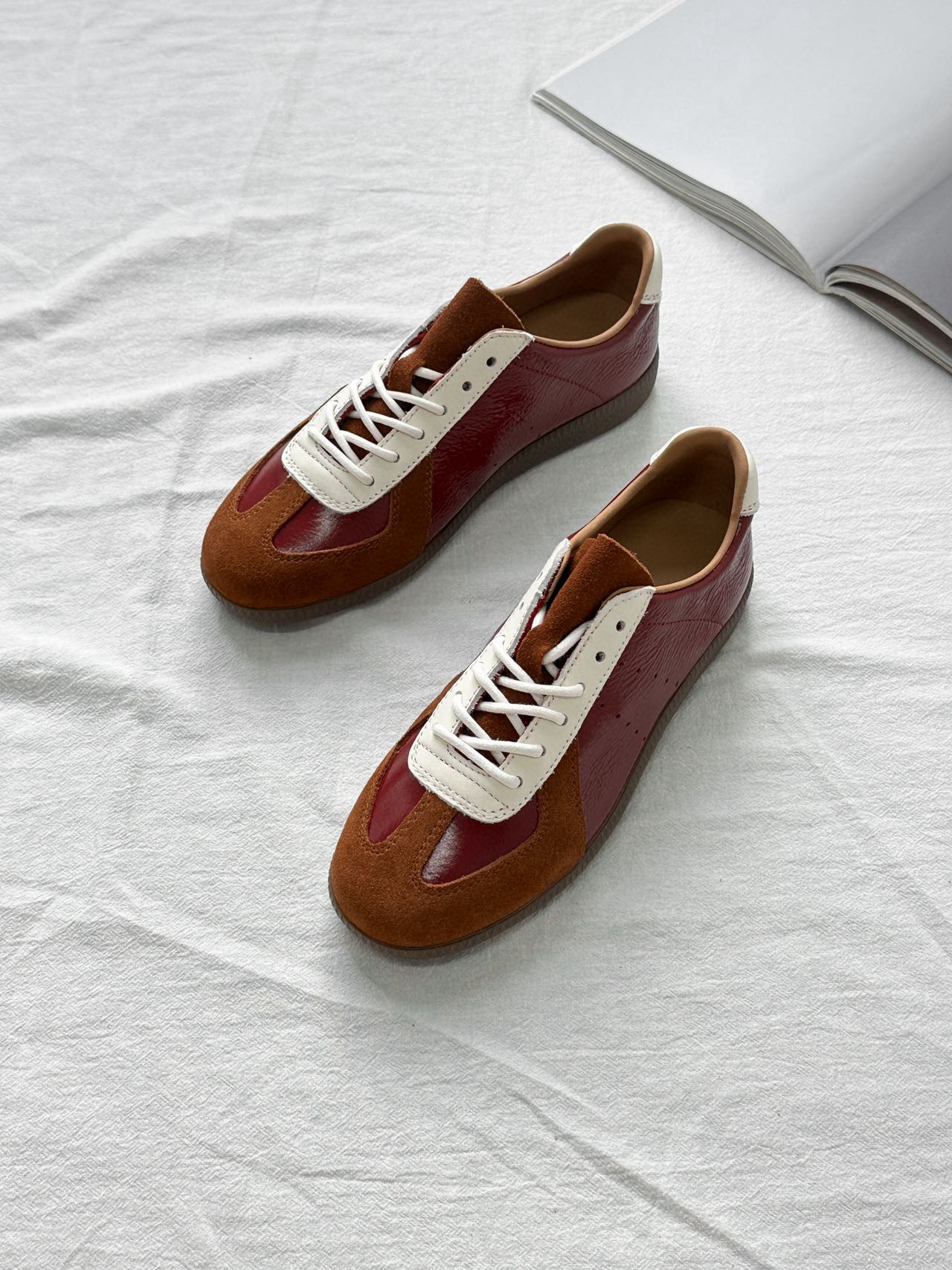 新款高定【春款花火】复古百搭舒适平底时尚休闲德训鞋2025红色